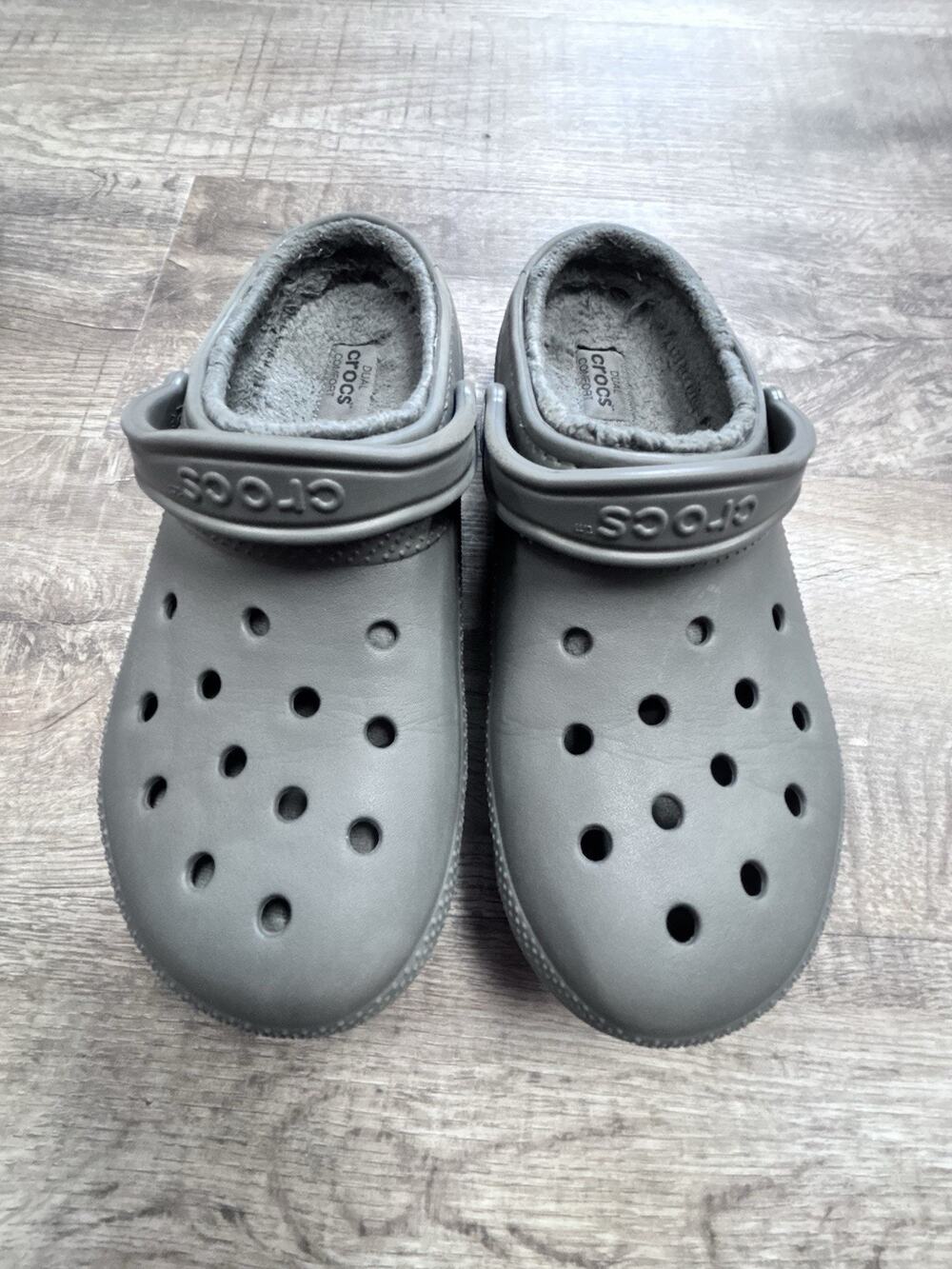Crocs Classic Lined Clog Grey Faux Fur Men’s 10 Women’s 12 Slip On Shoes 203591